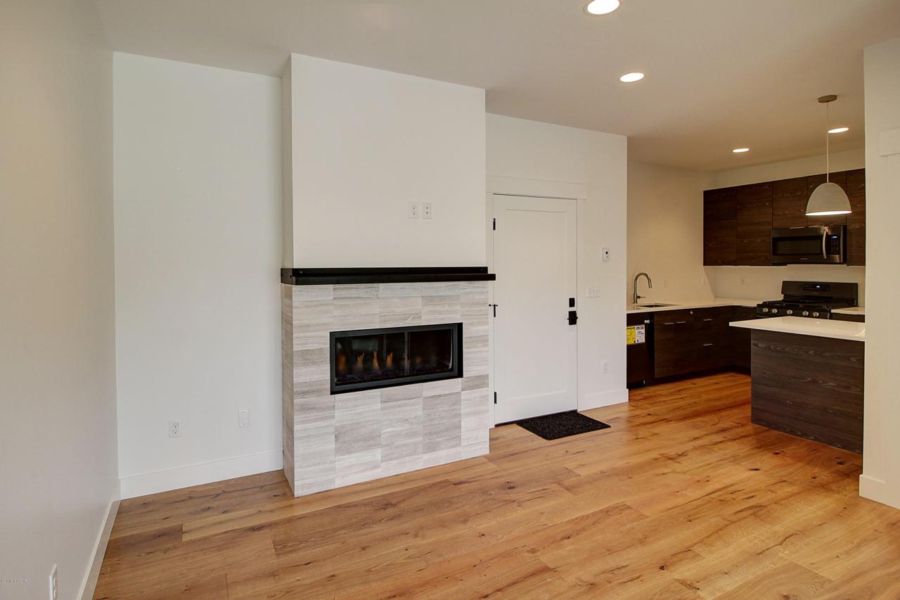 800 Park Ave - Photo 1