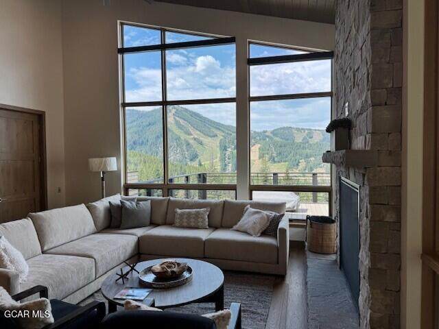 302 North Woods Place - Photo 1