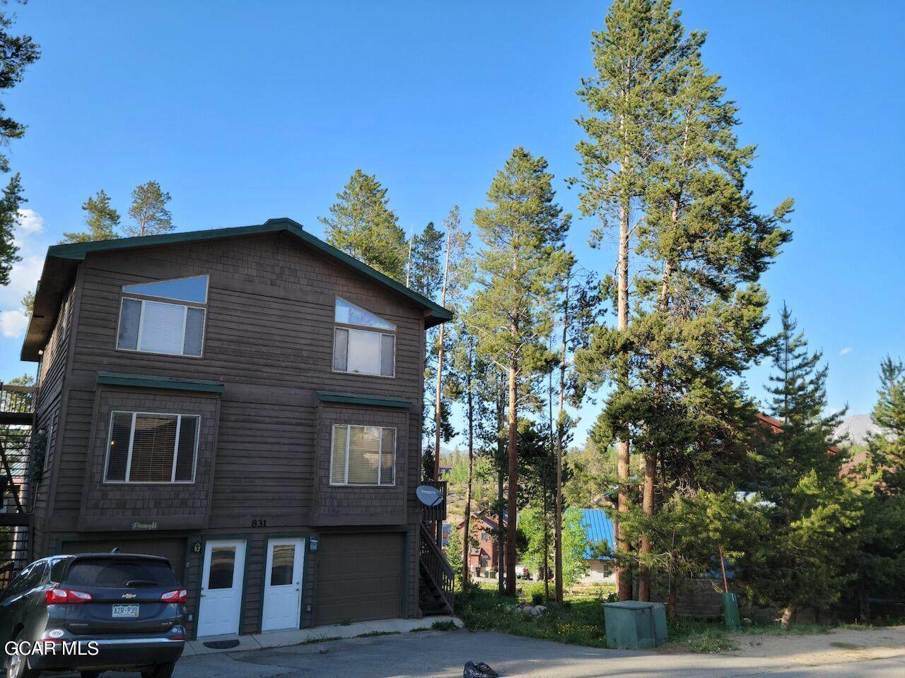 831 Mink Lane - Photo 1
