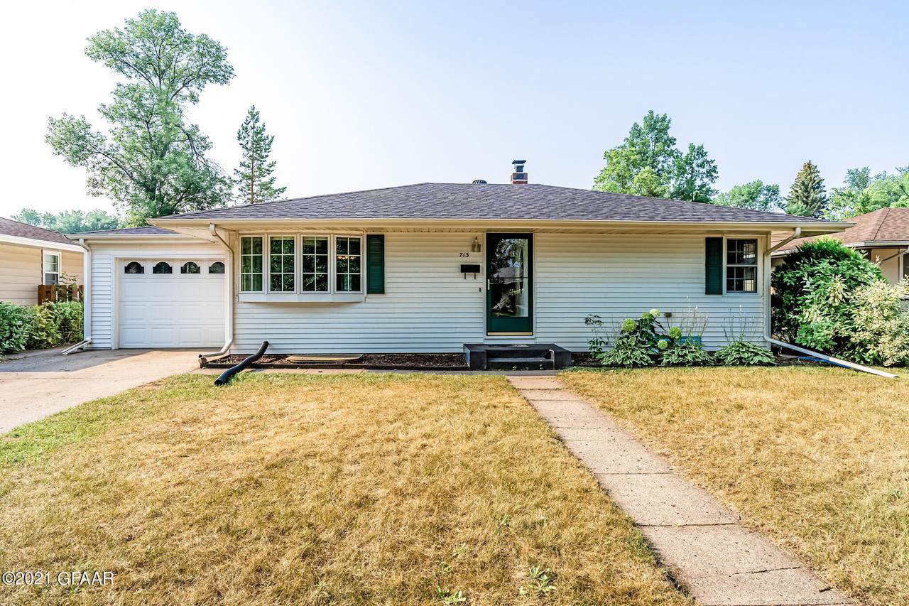 713 19TH Avenue - Photo 1
