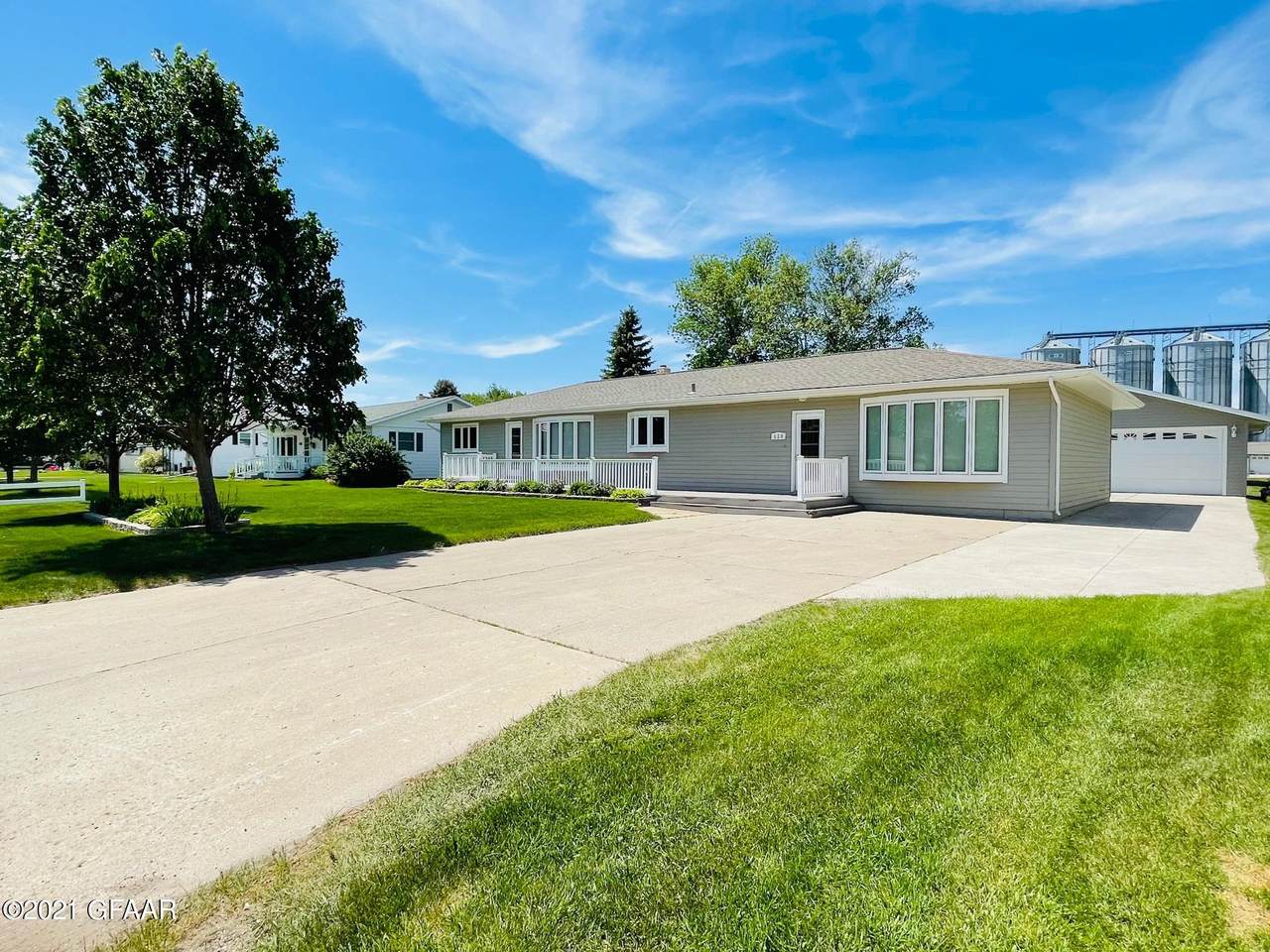 120 North Lincoln Street - Photo 1