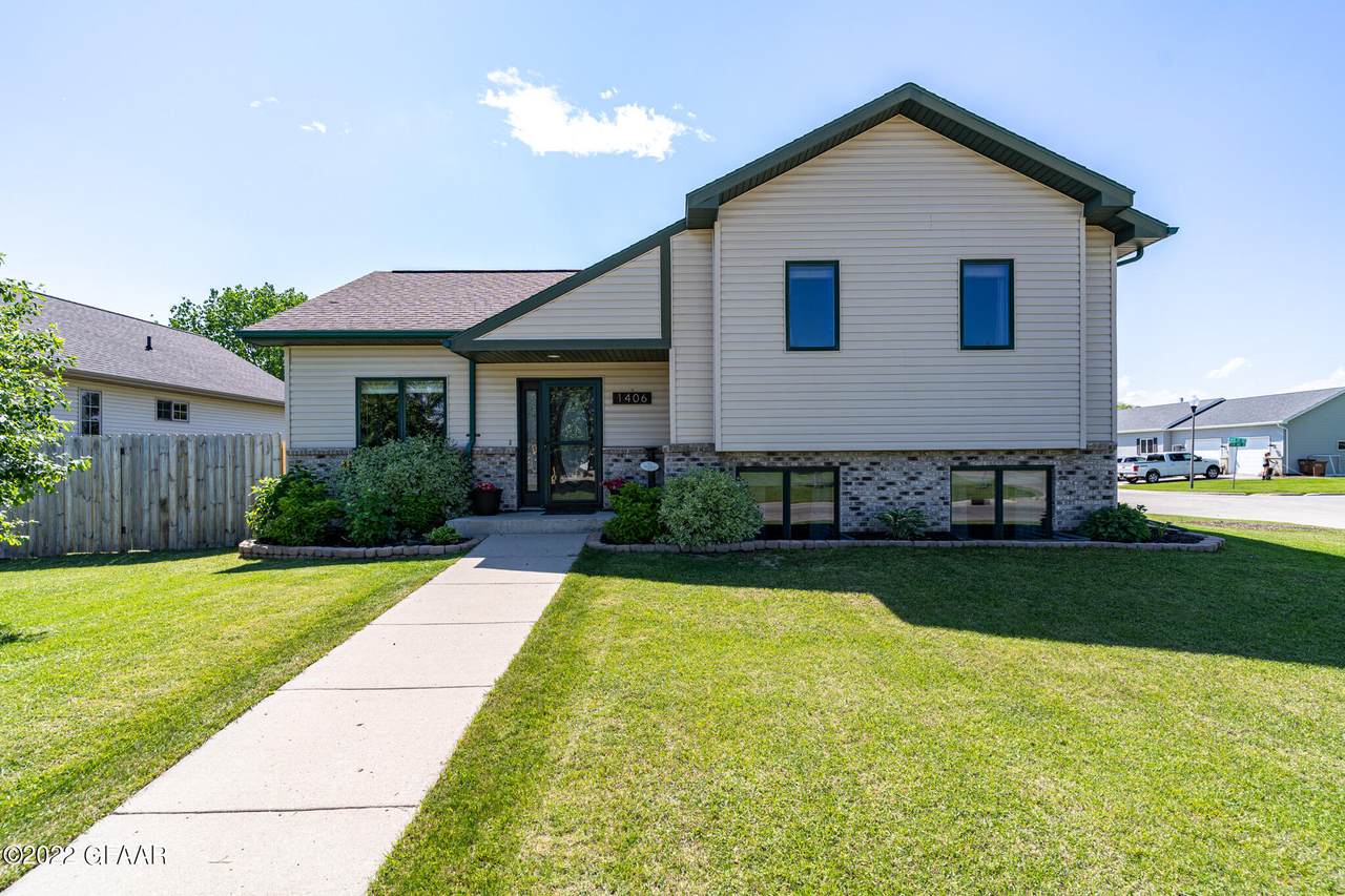 1406 Park Drive - Photo 1