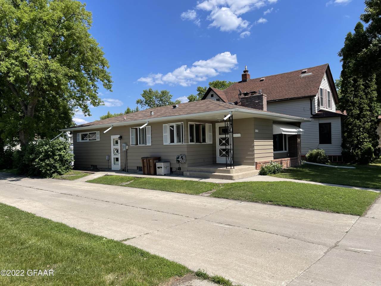 312 5TH Street - Photo 1