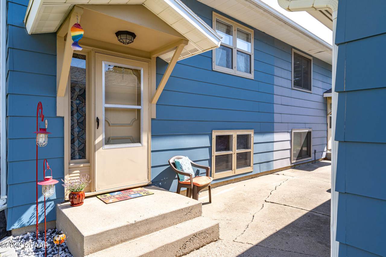 1950 23RD AVE S - Photo 1