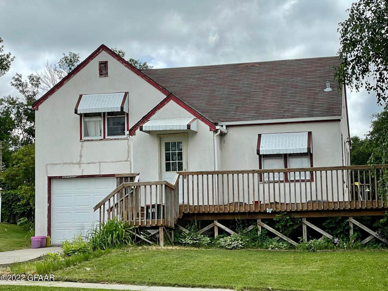 512 N Ash Street - Photo 1