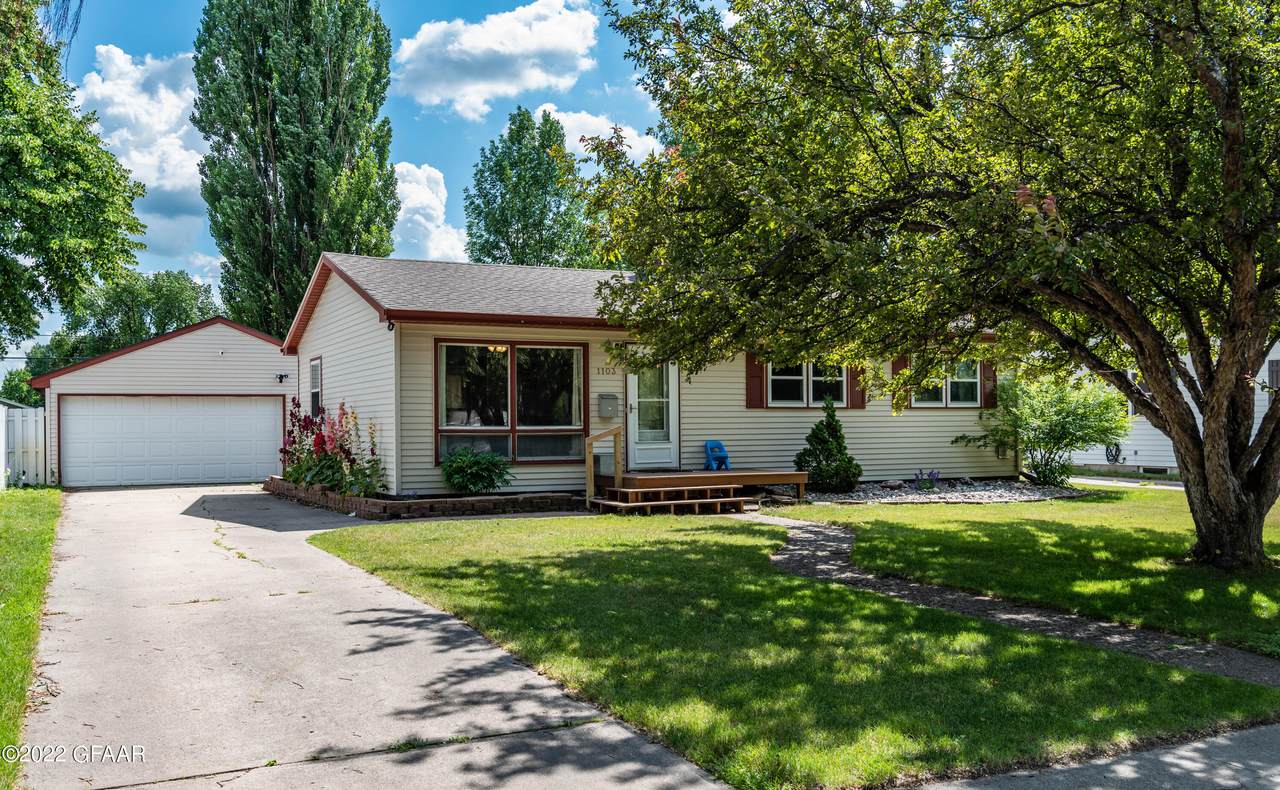 1103 18TH Avenue - Photo 1