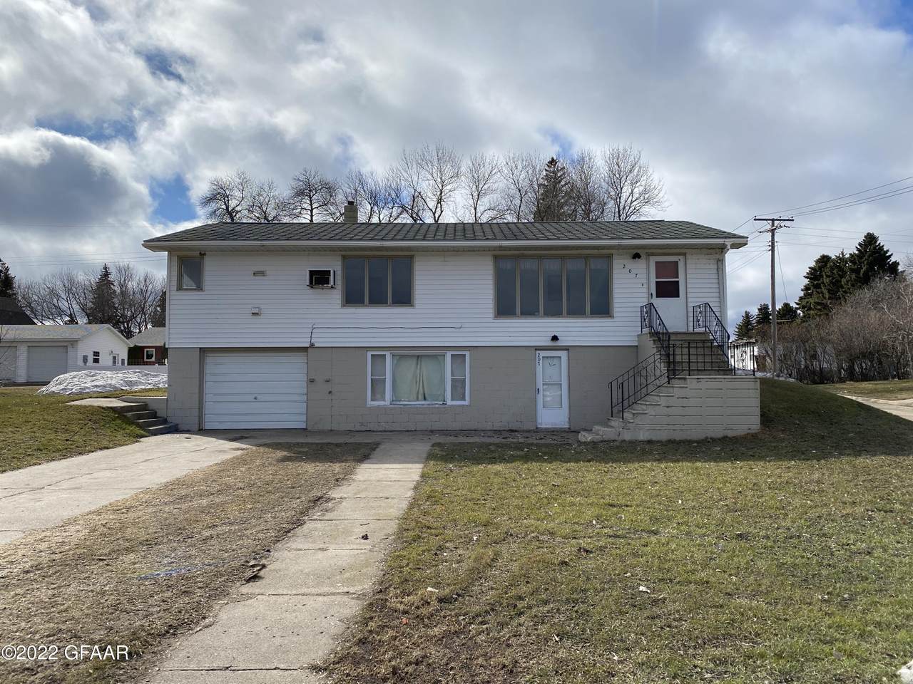 207 Park Avenue - Photo 1