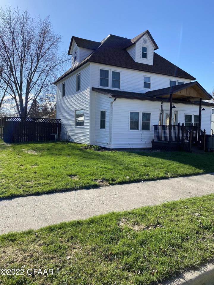 212 5TH Avenue - Photo 1