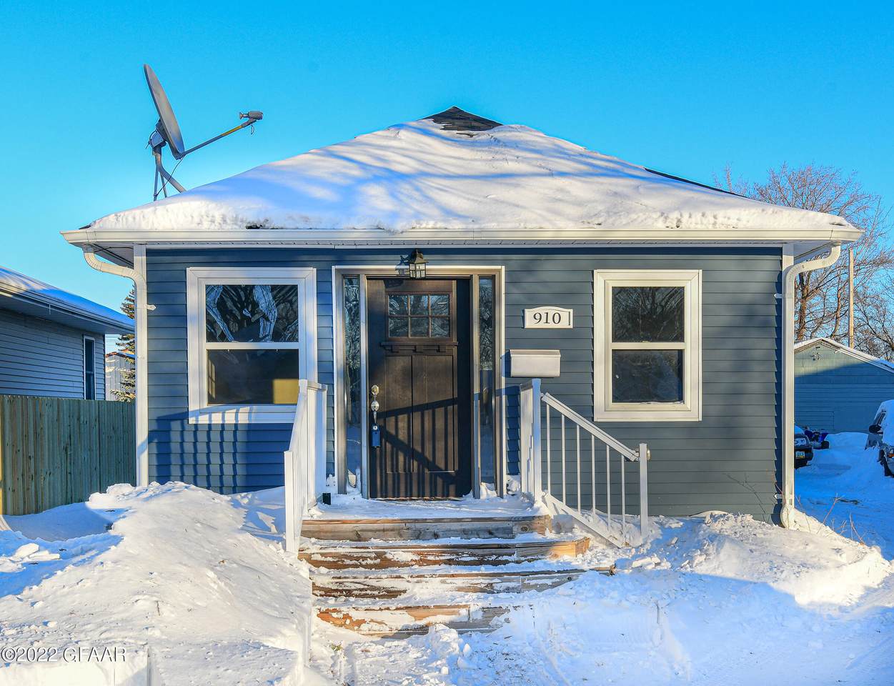 910 2ND Avenue - Photo 1