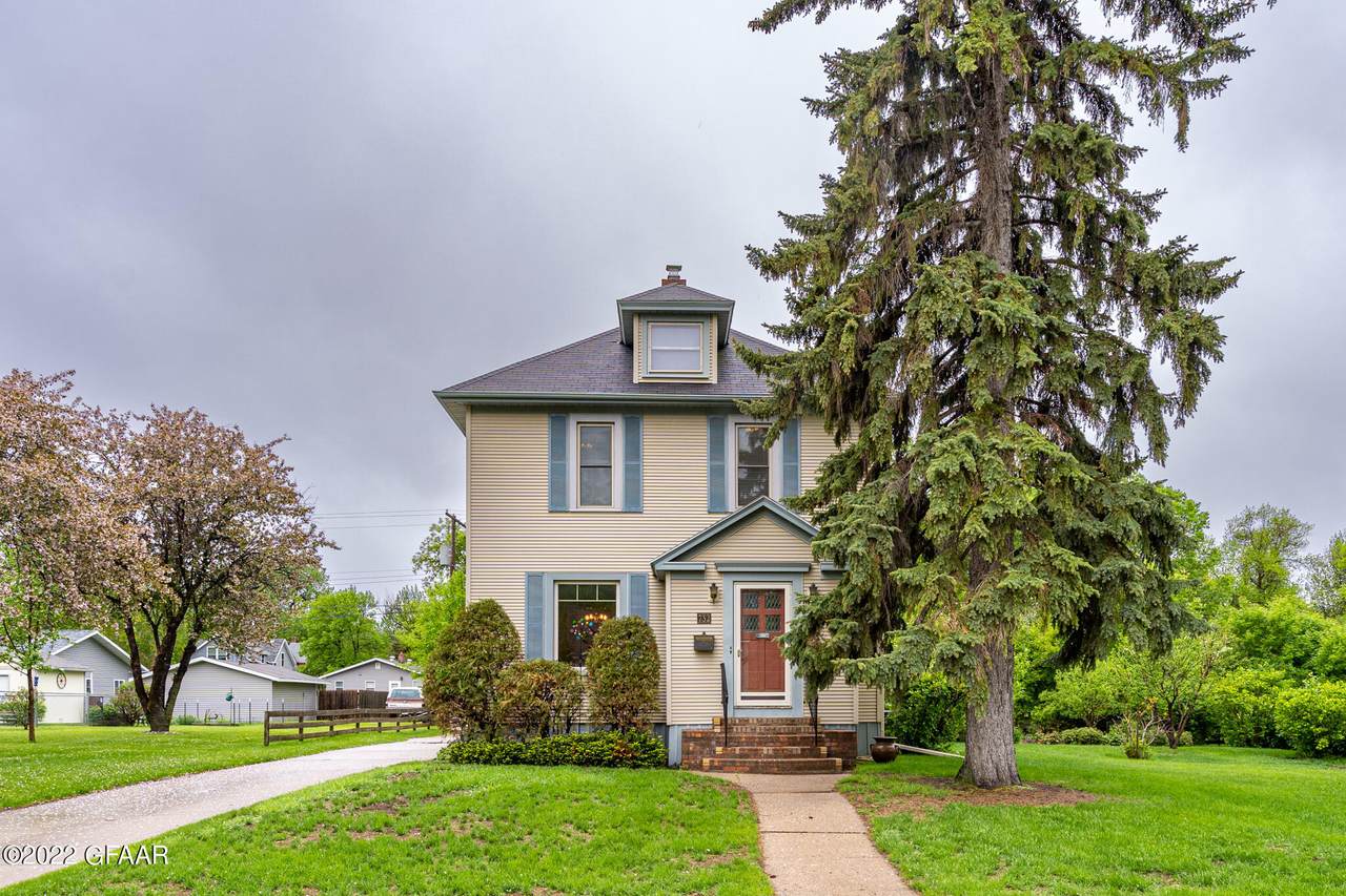 732 Holly Avenue - Photo 1