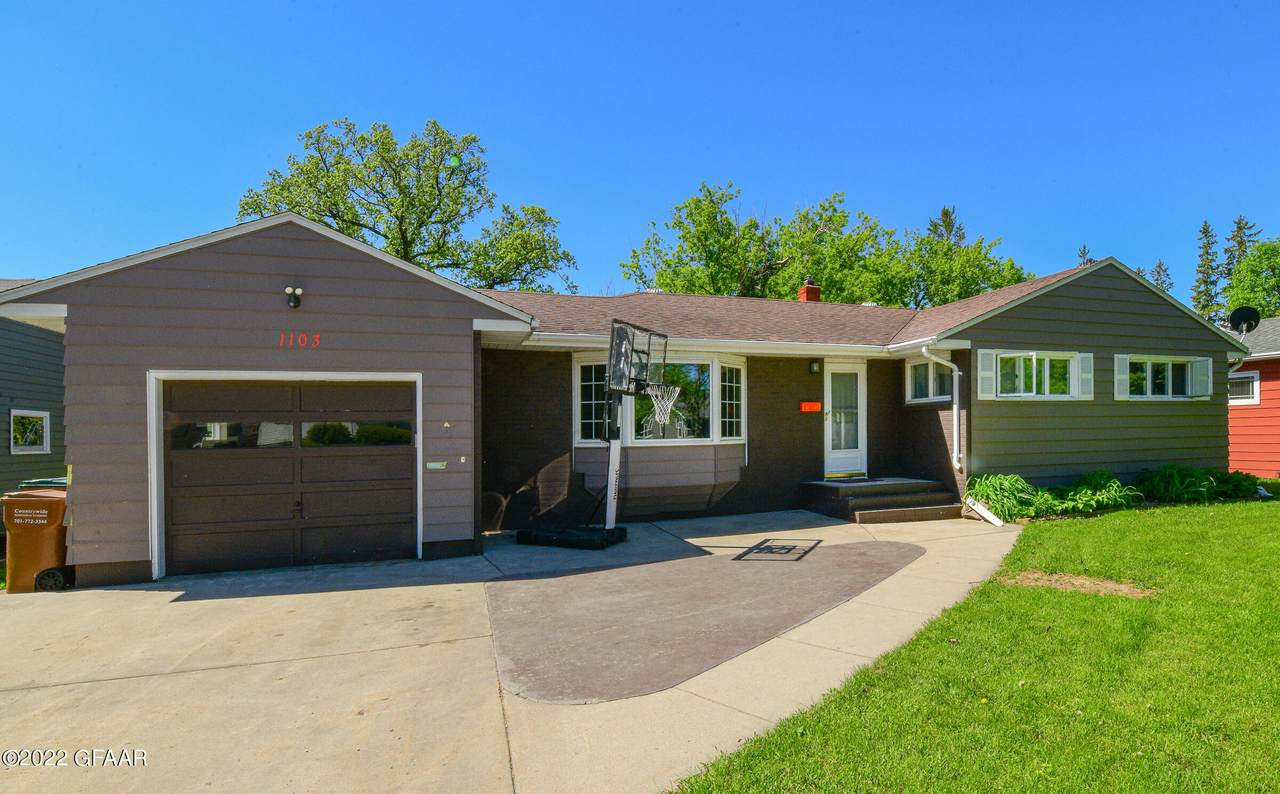 1103 17TH Street - Photo 1
