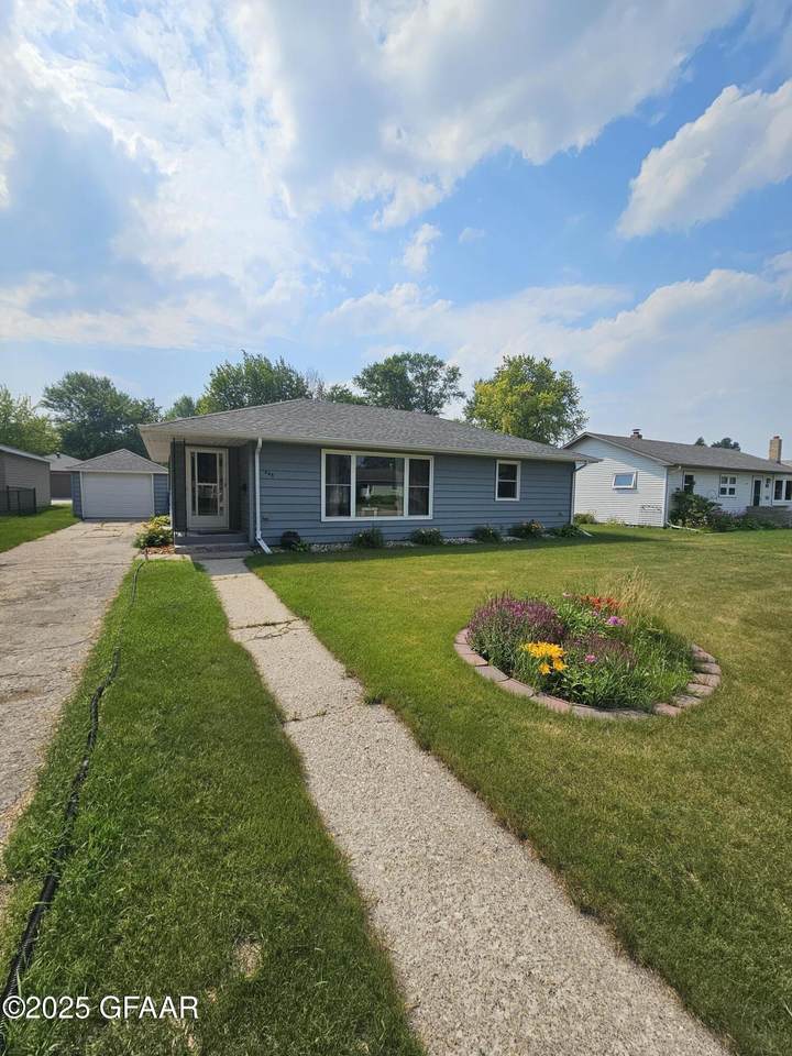 445 Maple Avenue - Photo 1