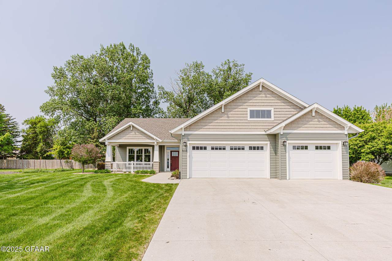 533 7TH Avenue - Photo 1