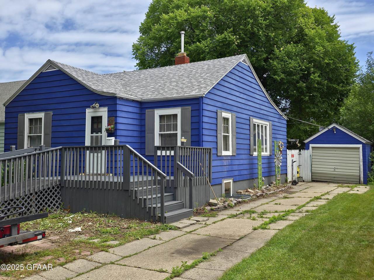 1405 Cherry Street - Photo 1