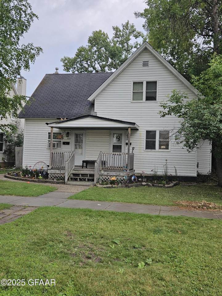 318-320 Walnut Street - Photo 1