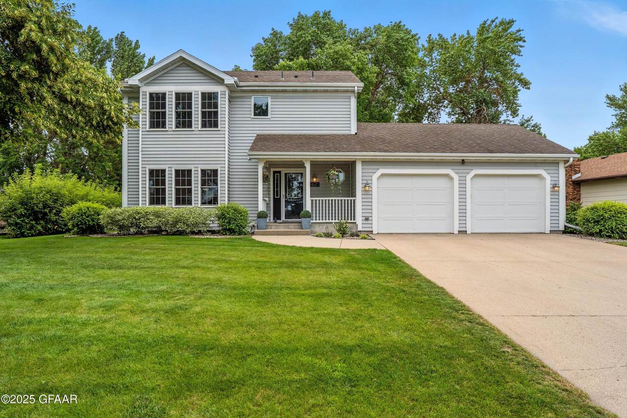 1620 8TH Street - Photo 1