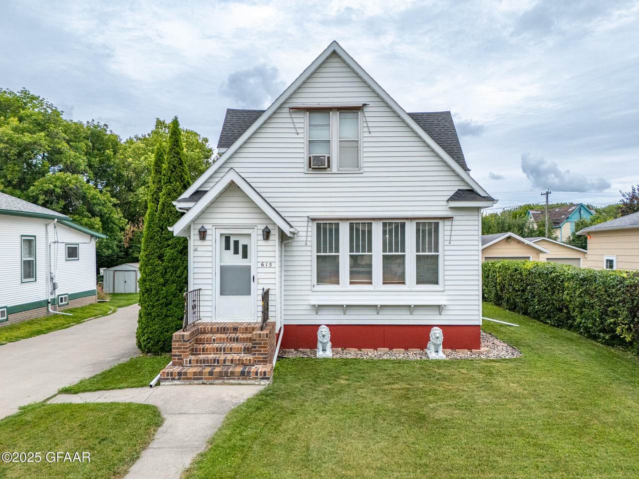 615 Holly Avenue - Photo 1