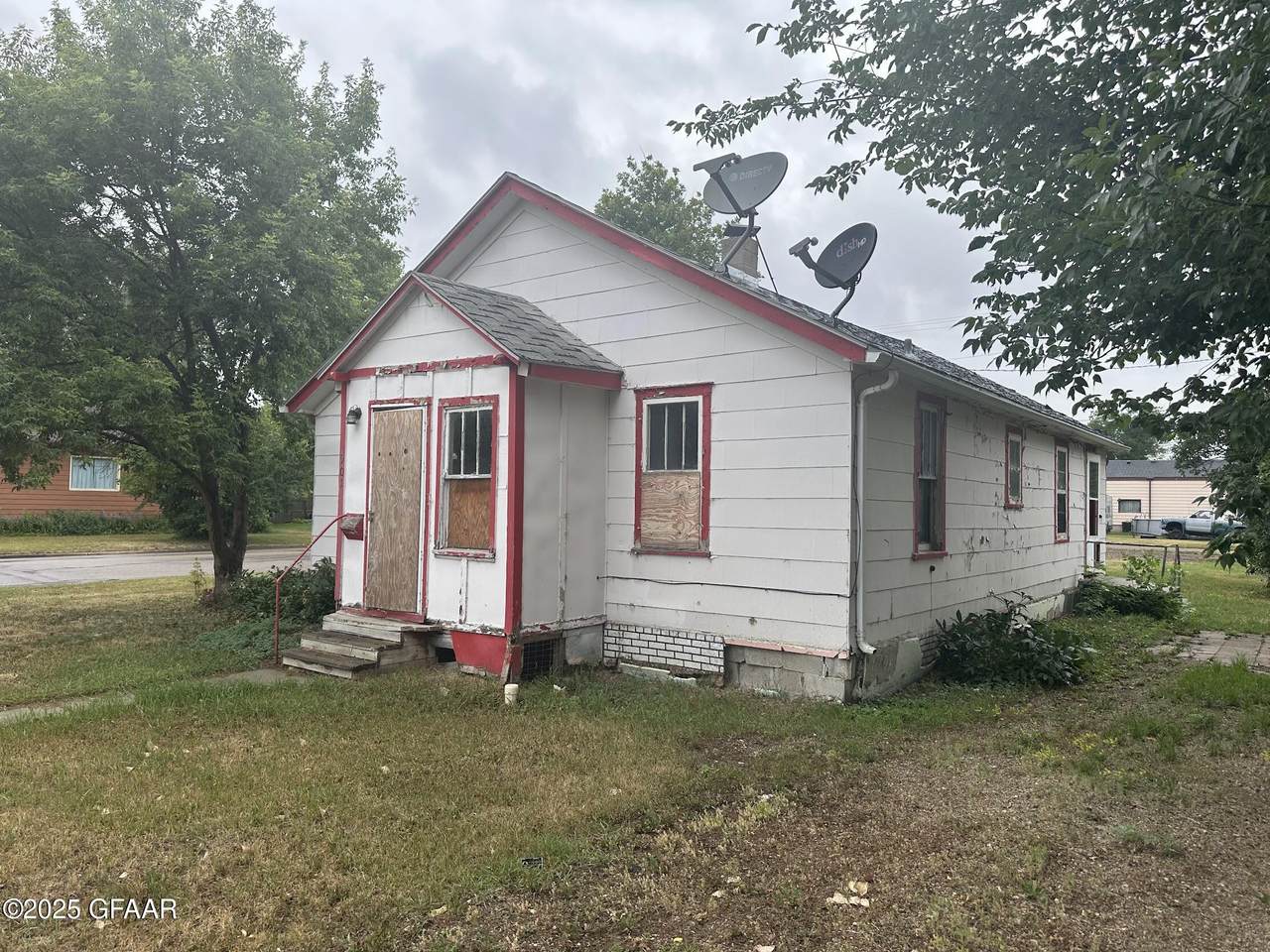 901 1ST Street - Photo 1