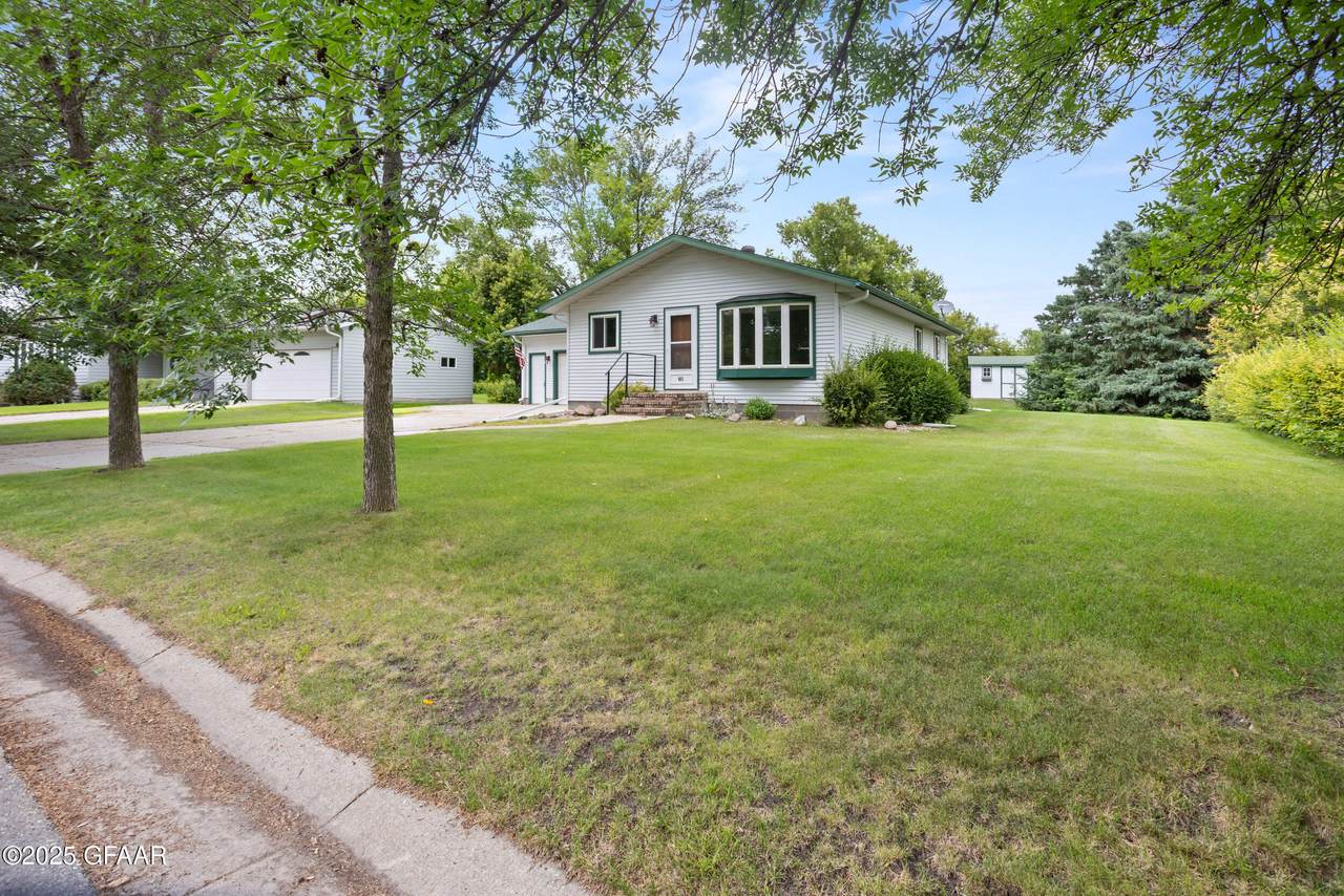 https://bt-photos.global.ssl.fastly.net/grandforks/1280_boomver_1_25-1118-2.jpg