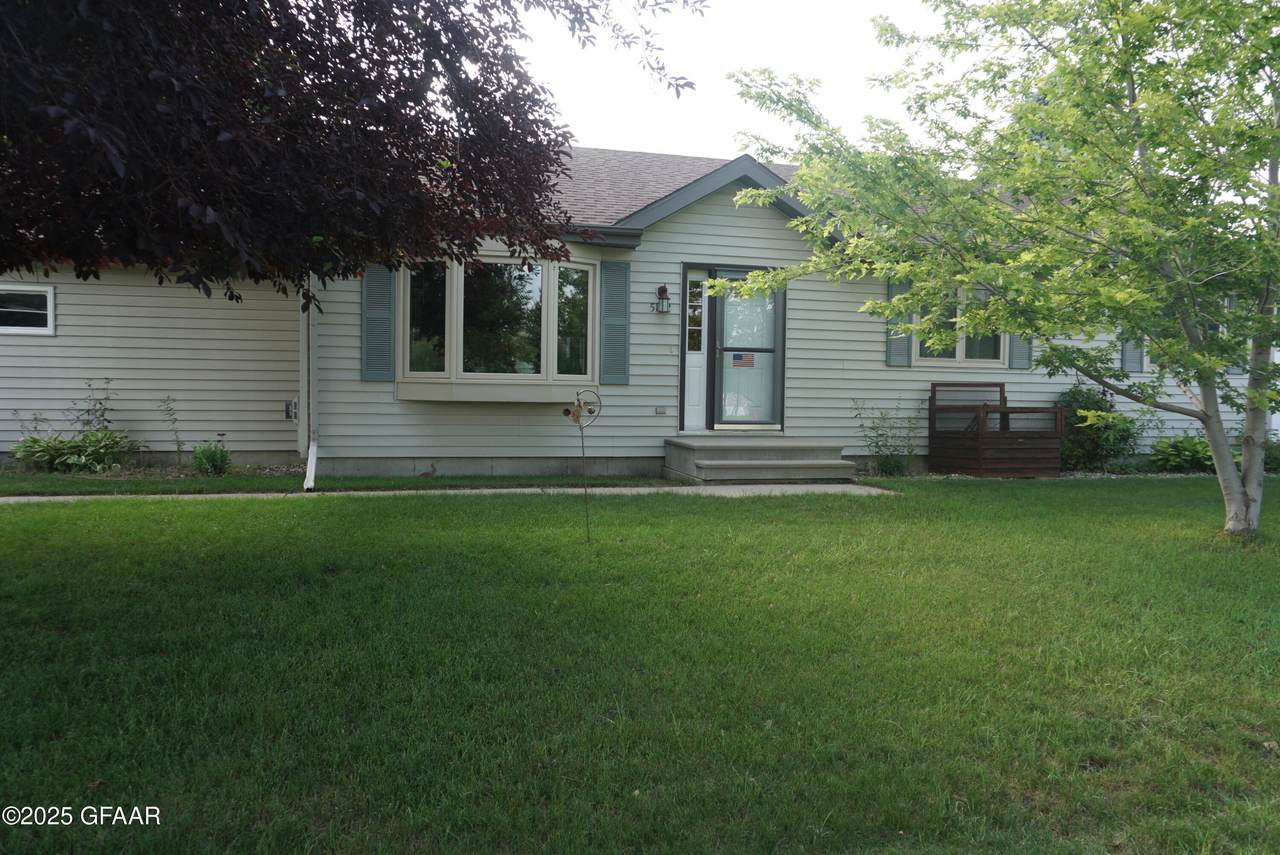 5102 9TH Avenue - Photo 1