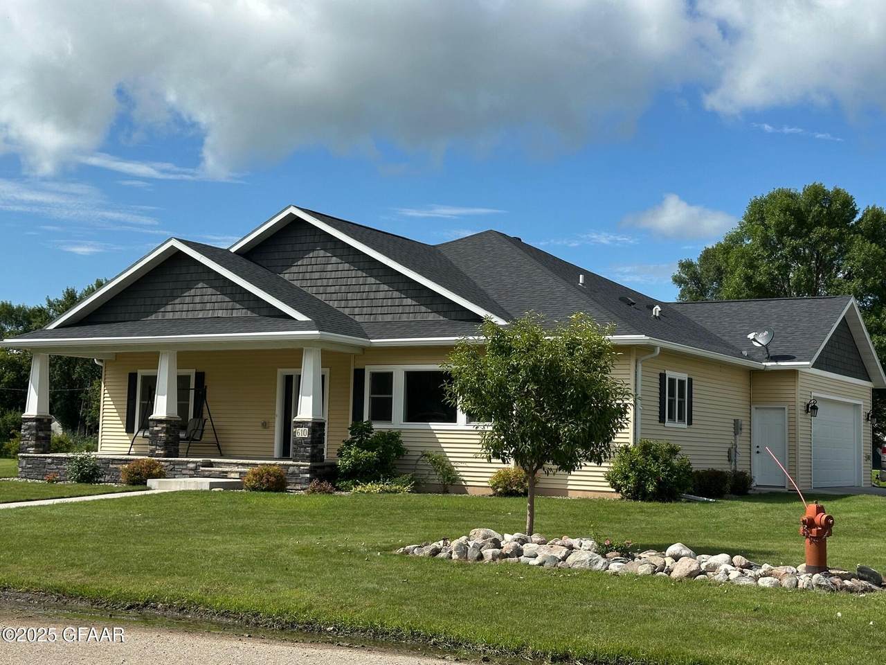 610 Parkway Lane - Photo 1