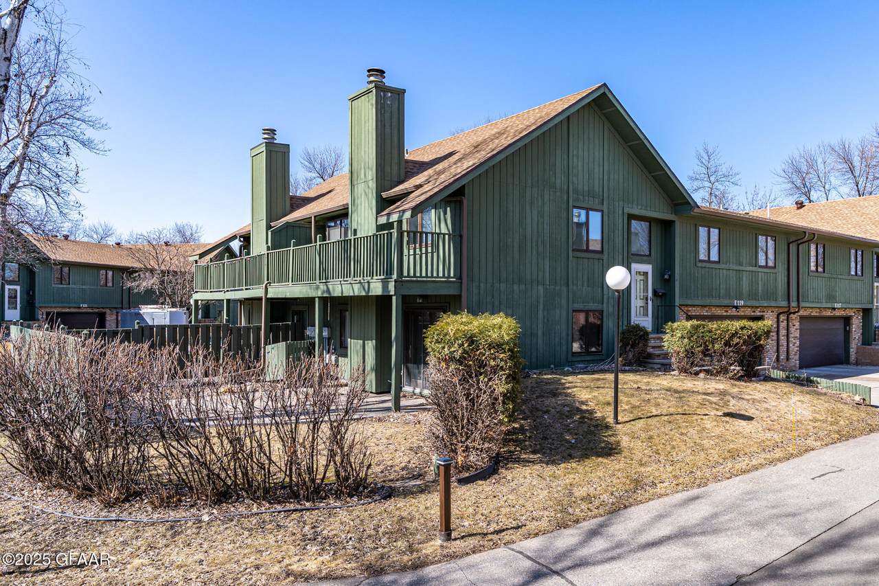 815 40TH Avenue - Photo 1