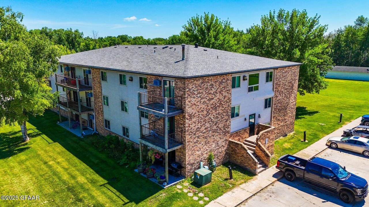 525 Nelson Street - Photo 1