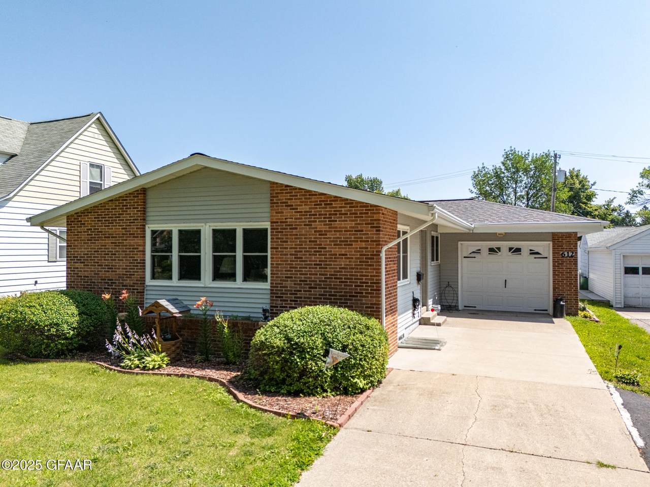 612 Walsh Street - Photo 1
