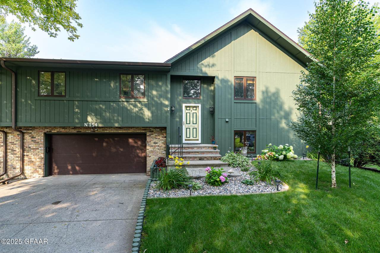 815 40TH Avenue - Photo 1