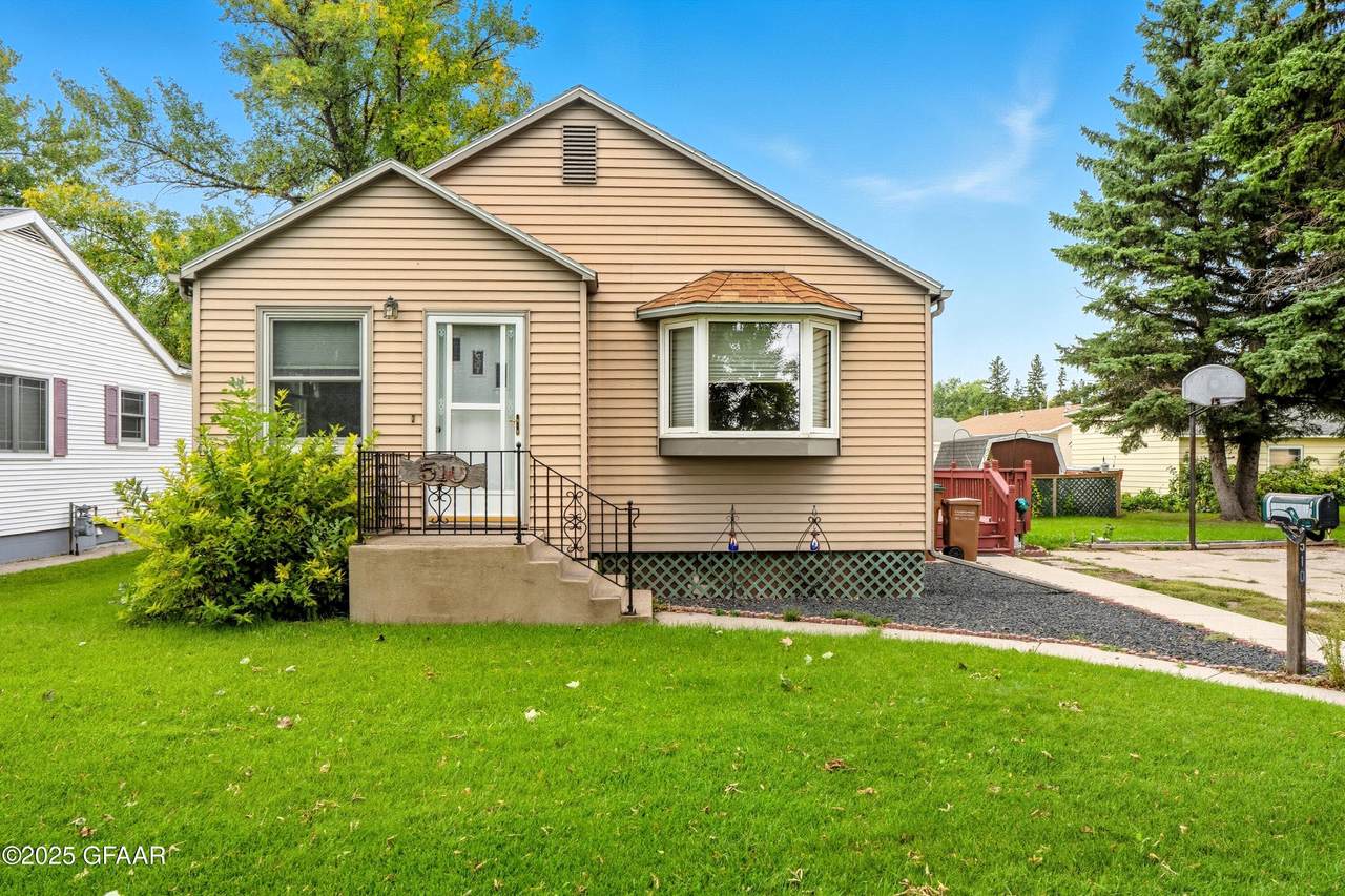 510 10TH Street - Photo 1