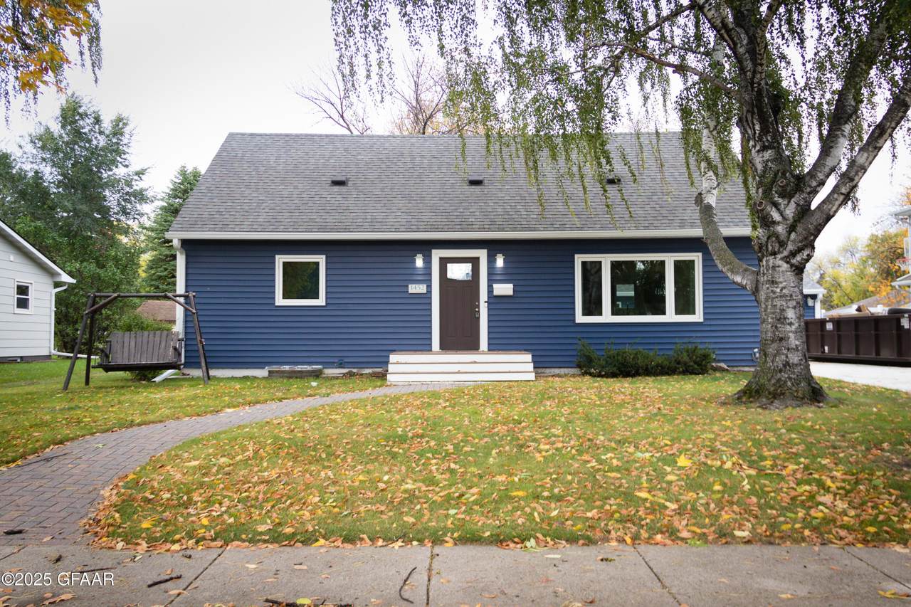 1452 Hill Avenue - Photo 1