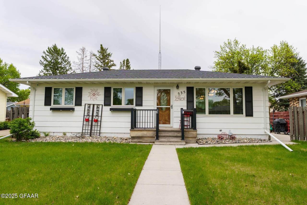 535 7TH Avenue - Photo 1