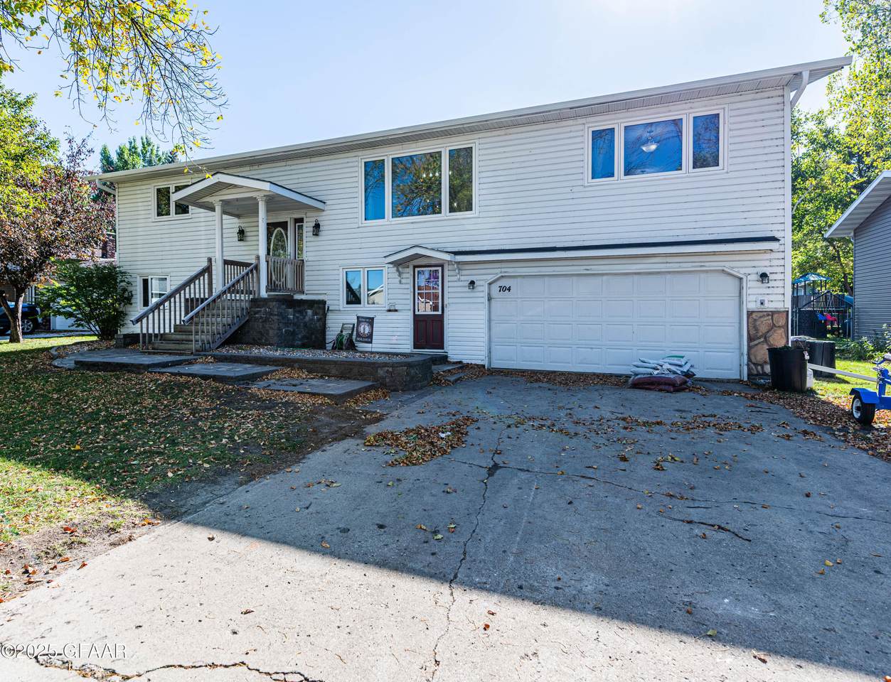 704 7TH Street - Photo 1