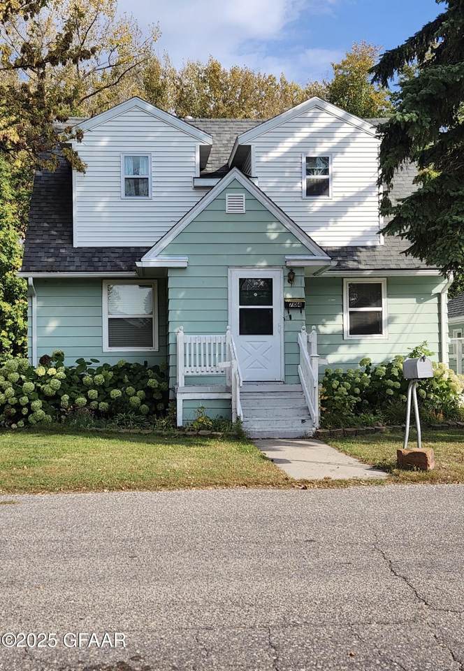 704 Albert Street - Photo 1