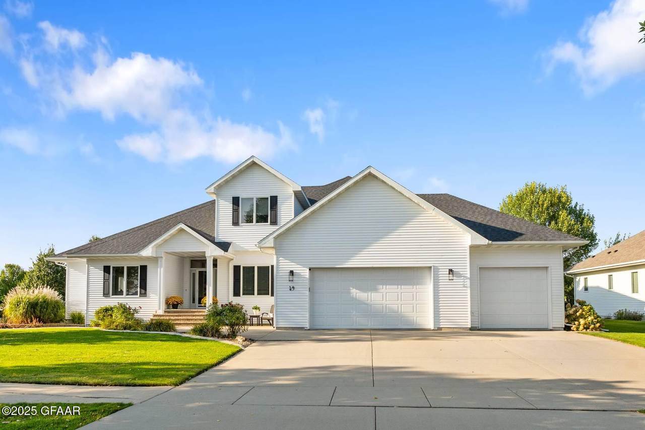 49 Desiree Drive - Photo 1