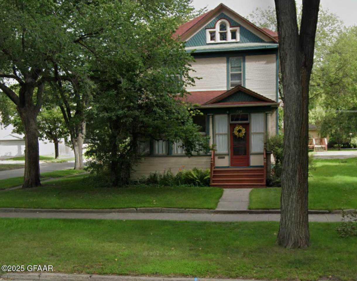 1524 University Avenue - Photo 1