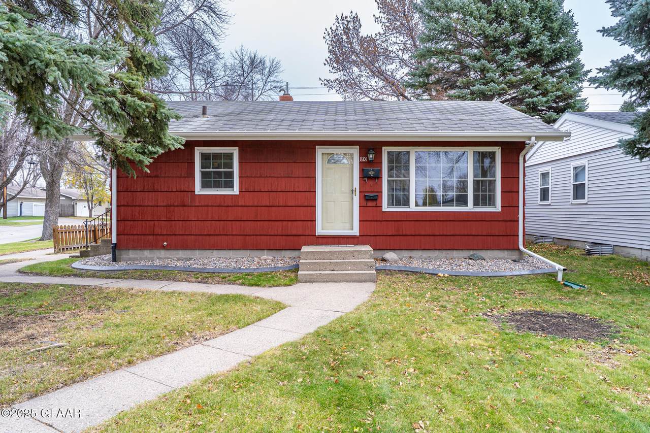 801 19TH Street - Photo 1