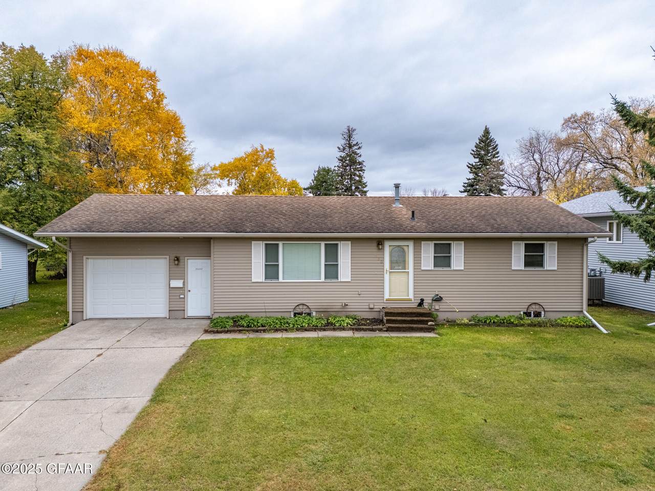 520 1ST Avenue - Photo 1