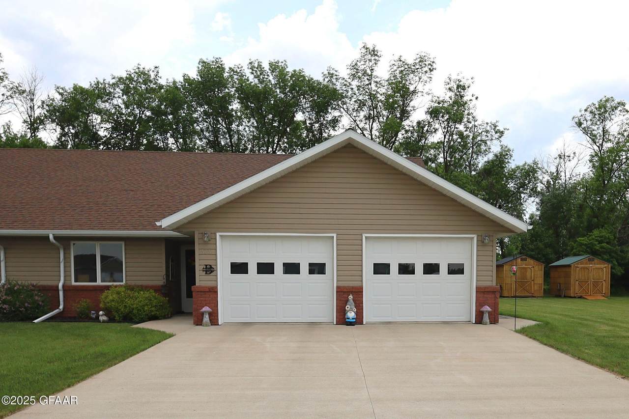 573 7TH Avenue - Photo 1