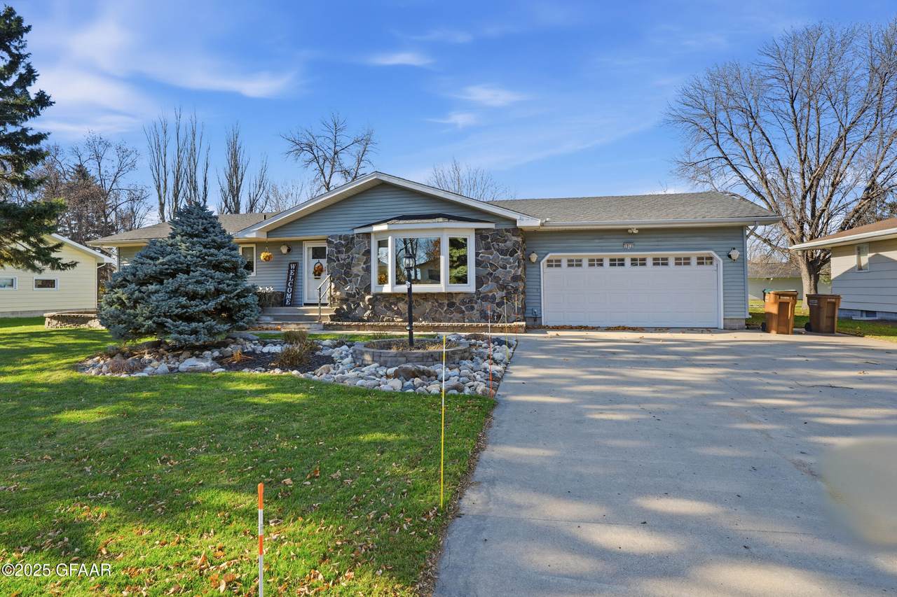 1012 10TH Avenue - Photo 1