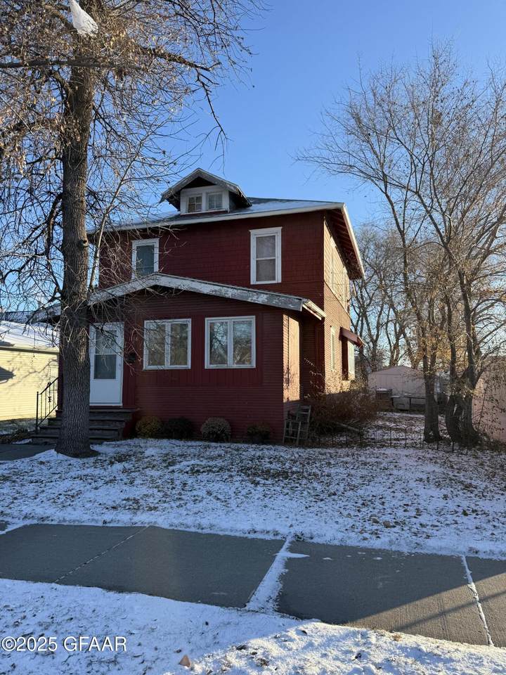 1118 Hill Avenue - Photo 1