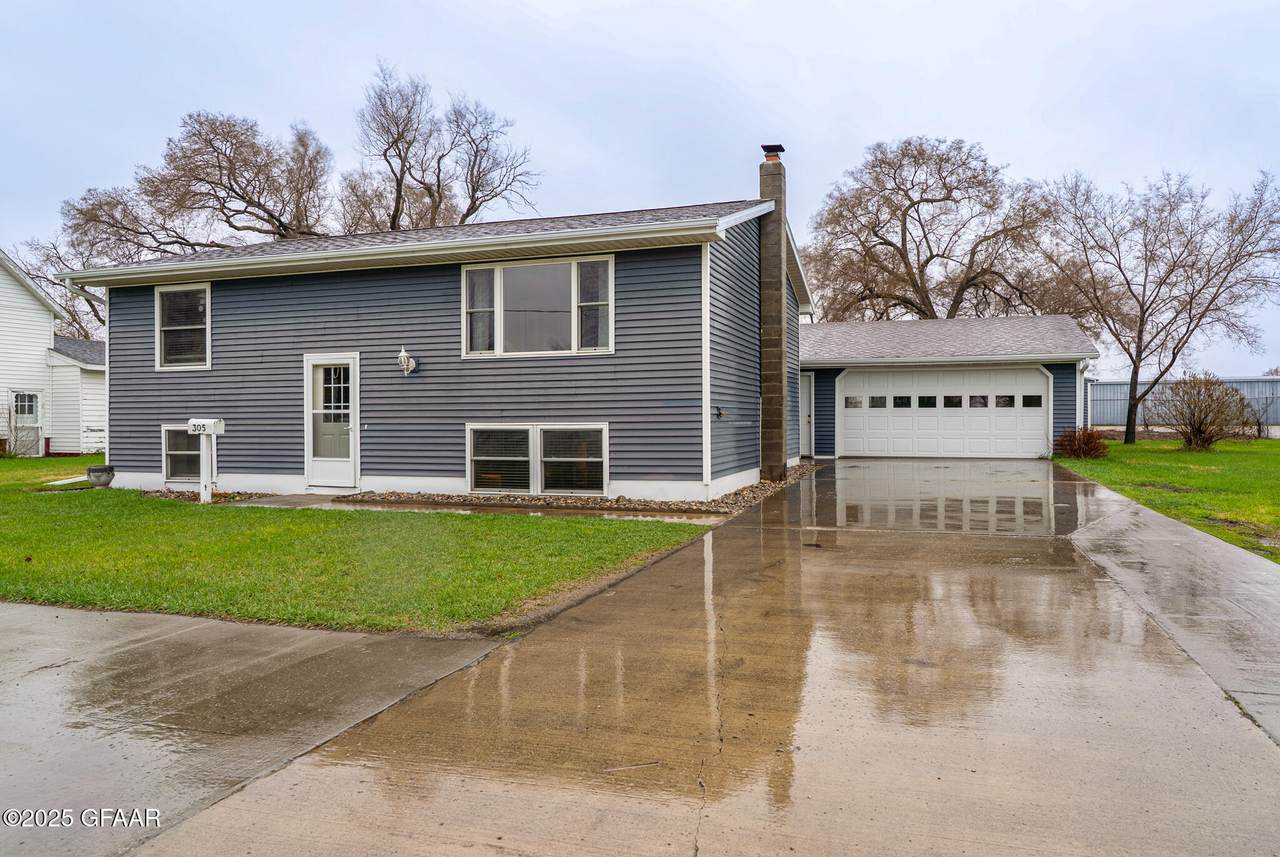 305 3RD Avenue - Photo 1