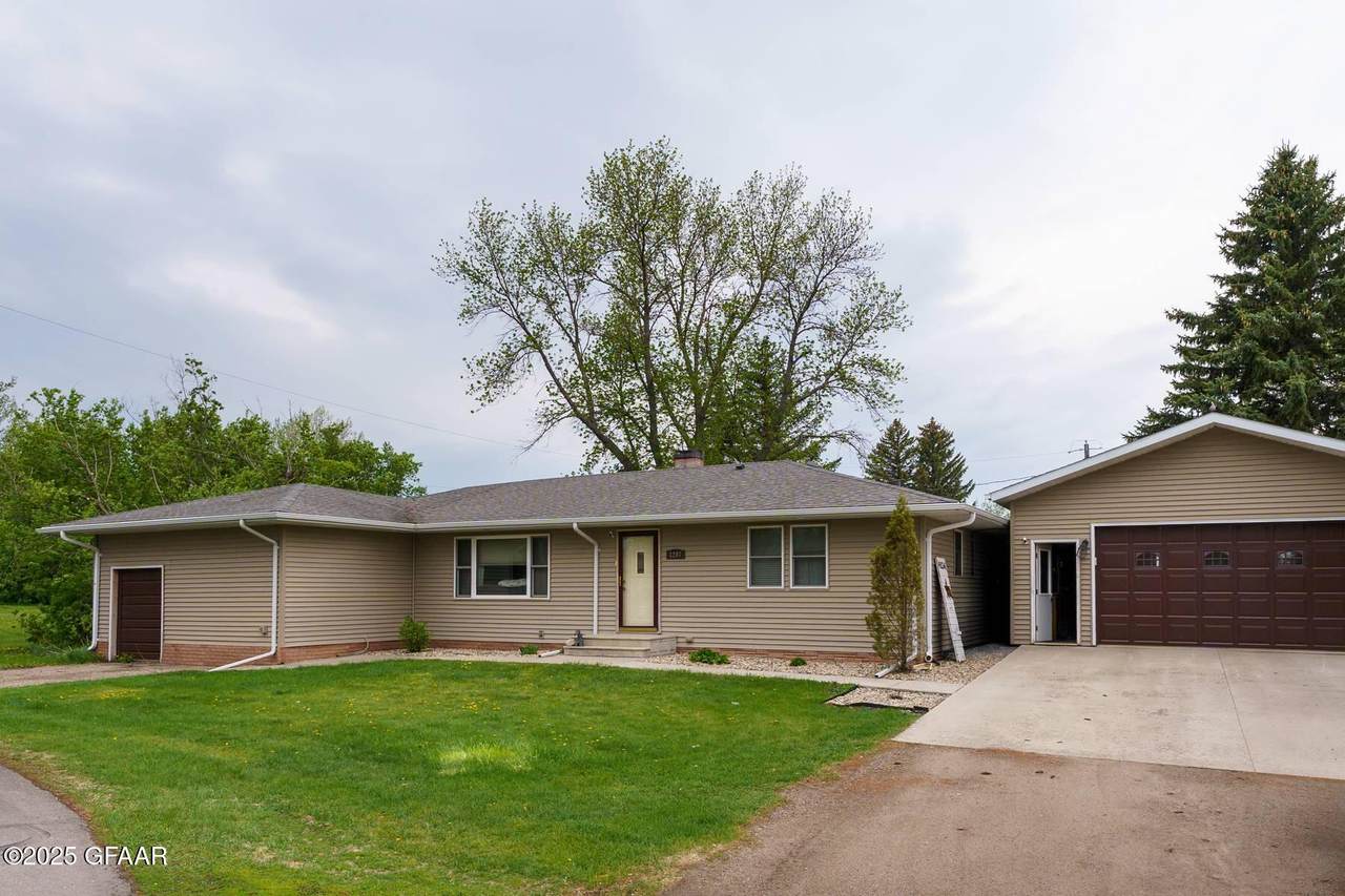 1207 4TH Avenue - Photo 1