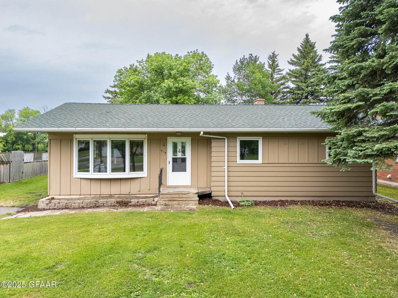915 Washington Avenue - Photo 1