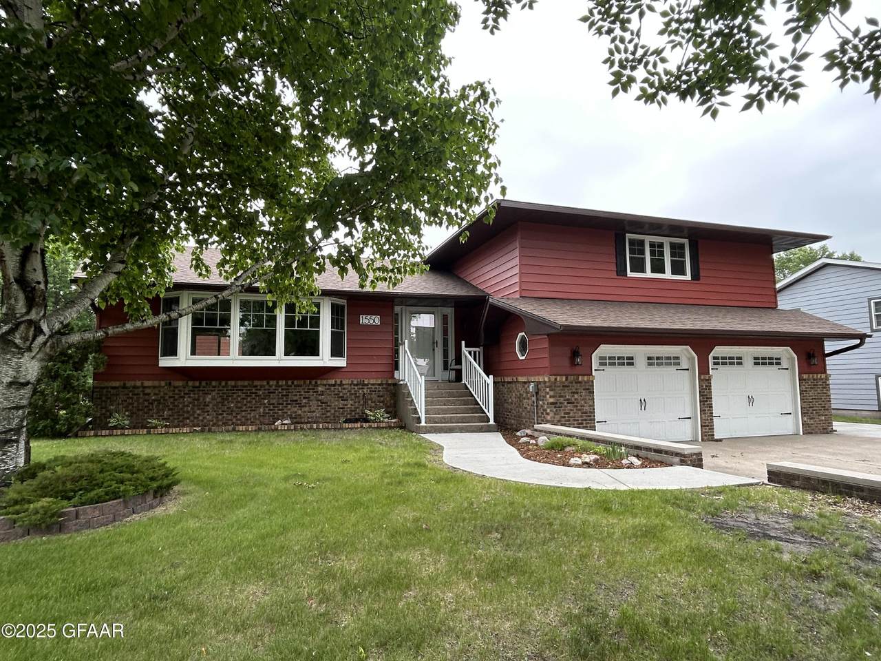 1550 Kittson Avenue - Photo 1