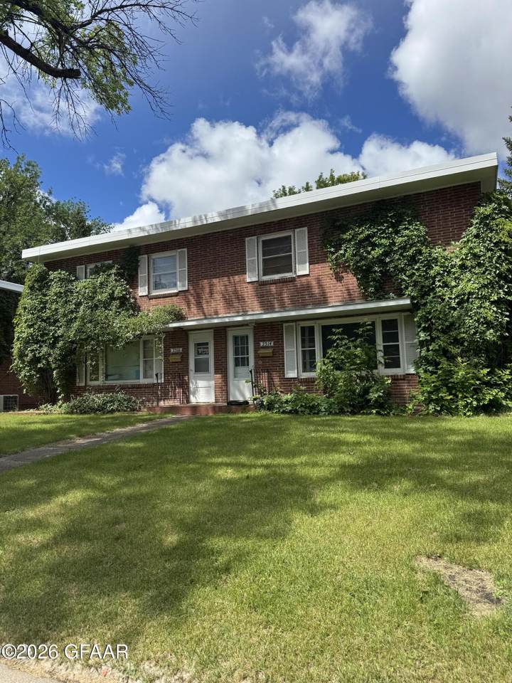 2314 7TH Avenue - Photo 1