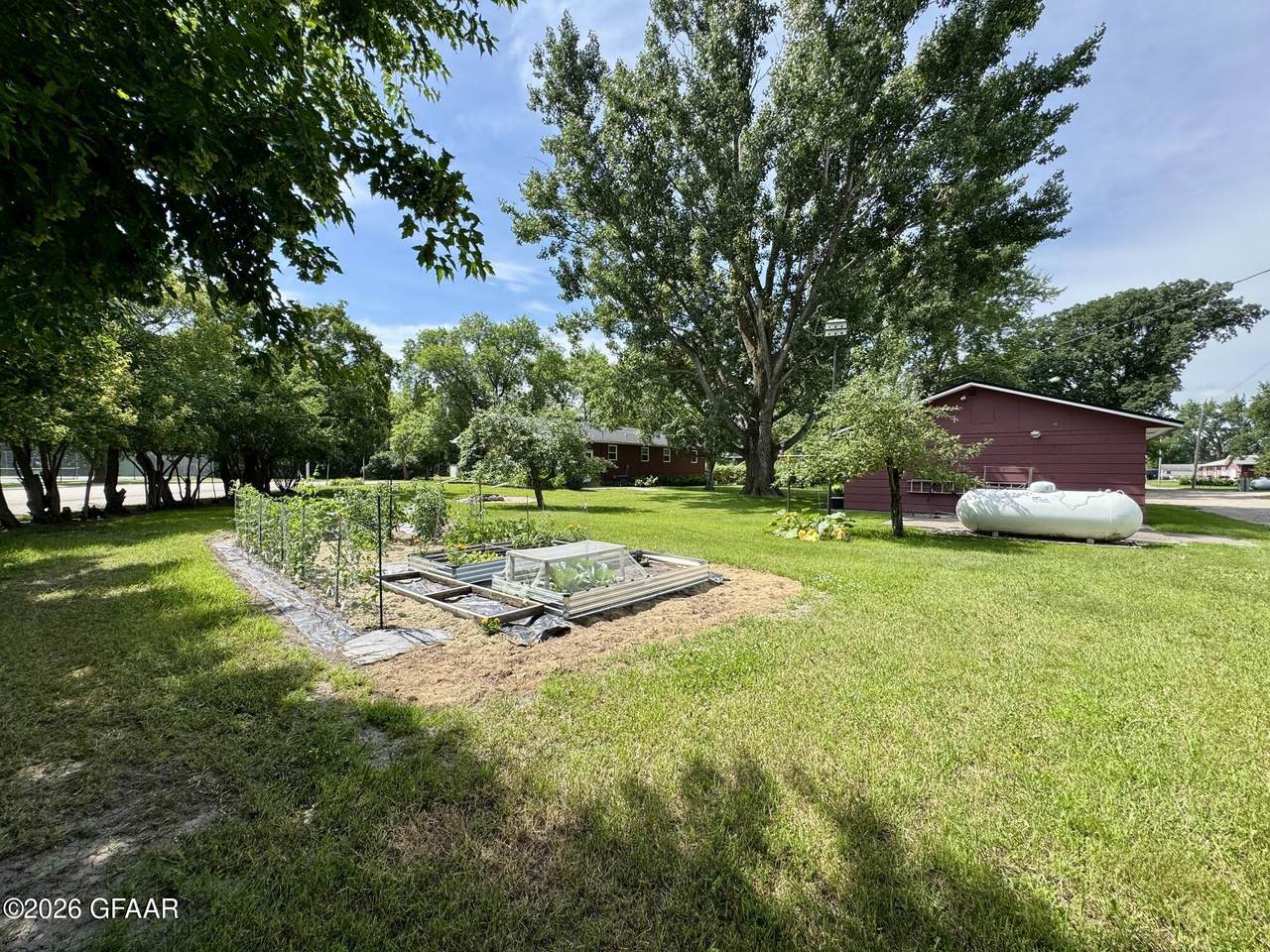 https://bt-photos.global.ssl.fastly.net/grandforks/1280_boomver_1_26-1043-2.jpg