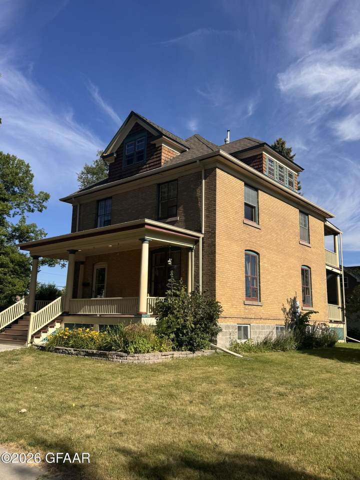 https://bt-photos.global.ssl.fastly.net/grandforks/1280_boomver_1_26-1049-2.jpg