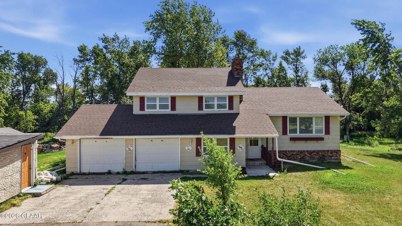1345 146 Avenue - Photo 1