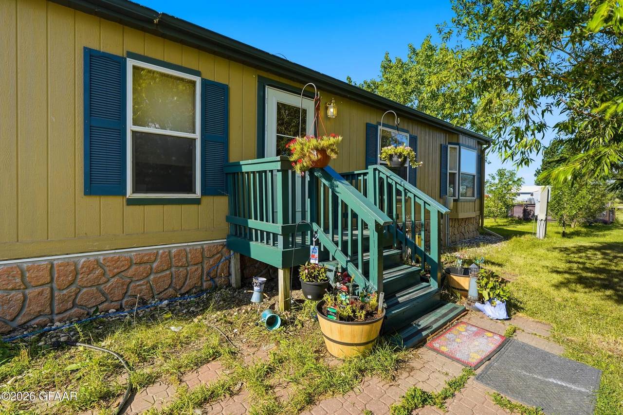 2245 Oak Avenue - Photo 1